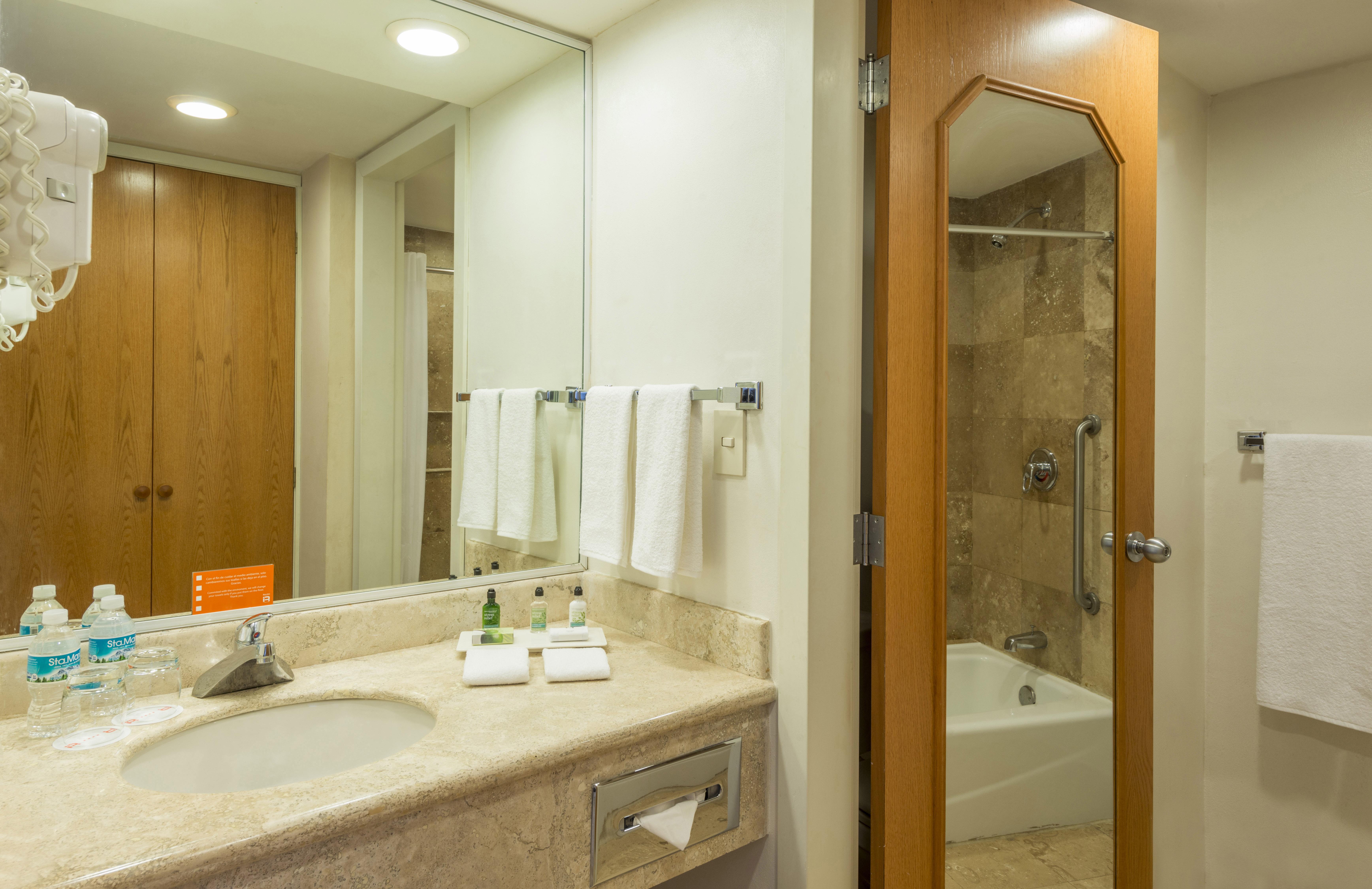 คอร์ตยาร์ด บียาเอร์โมซา ตาบัสโก Hotel วิลลาเฮอโมซา ภายนอก รูปภาพ
